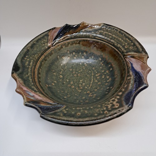 Click to view detail for #250711 Bowl, Green, Cut-Out Edge $22